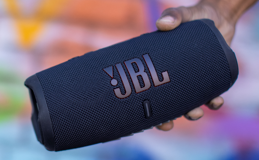JBL Charge 5 Tomorrowland Edition 20 timers spilletid - Image